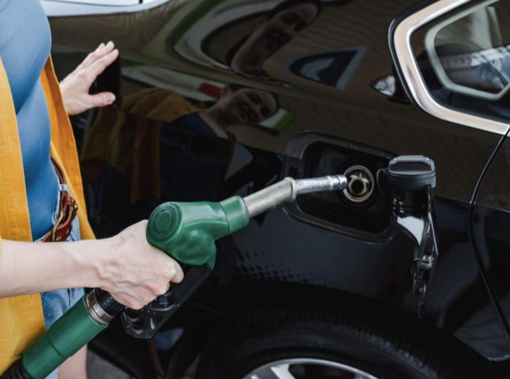 Fare benzina (Depositphotos)-stylology.it
