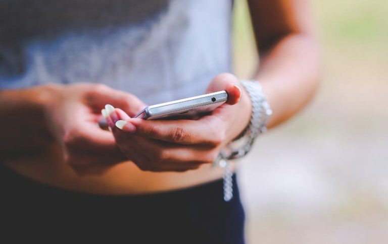 Facebook Network Connection Class