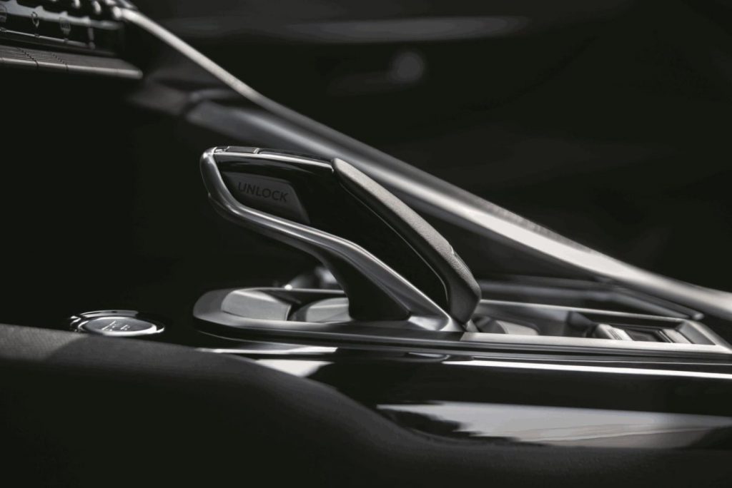 Peugeot i-Cockpit: design pulito e usabilità straordinaria