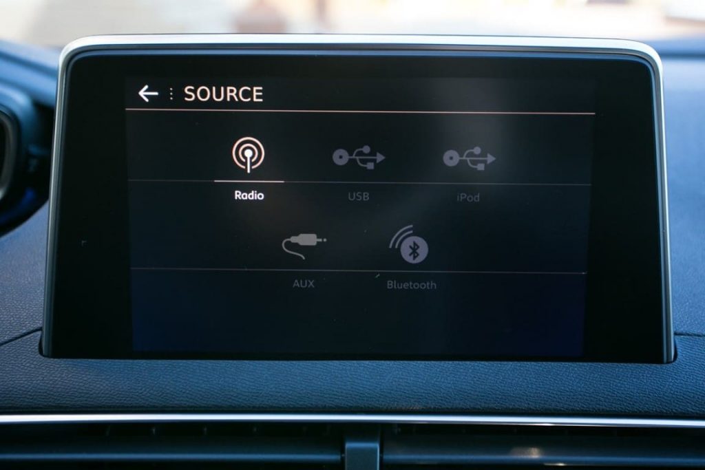 Peugeot i-Cockpit: ecco come usare Apple CarPlay in auto