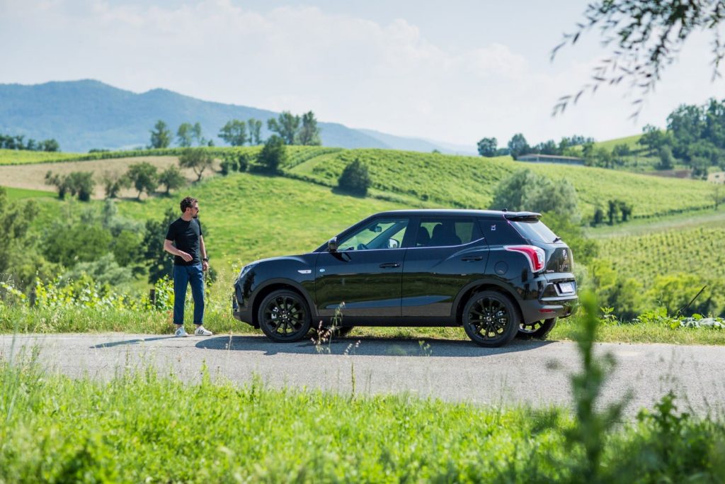 Ssangyong tivoli black edition stylology