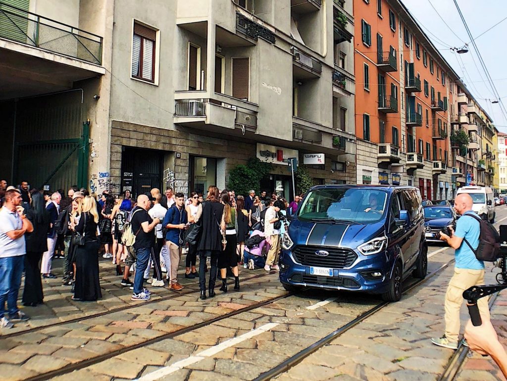 Ford Tourneo Custom: viaggia in prima classe con l’ovale blu