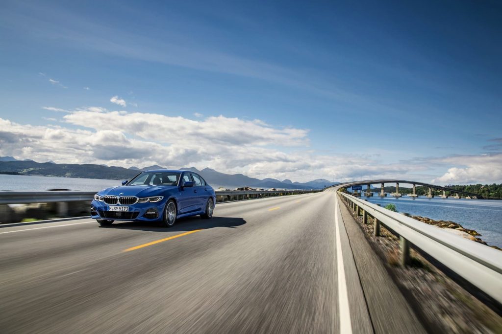 BMW Serie 3: look ancora più sportivo e tanta tecnologia