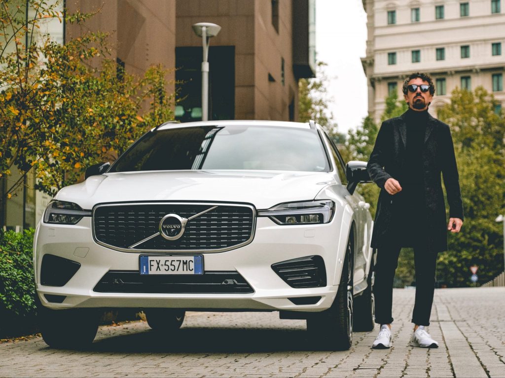 Volvo XC60 T8 plug-in hybrid: eleganza e stile