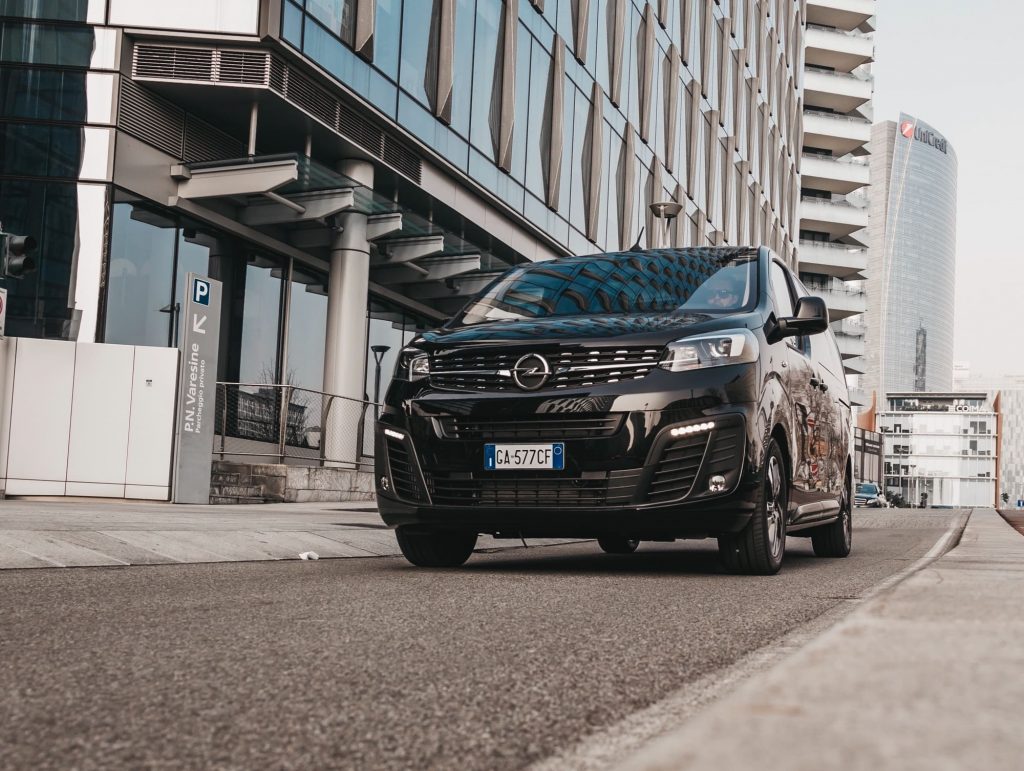 Opel Zafira Life: monovolume dal look automobilistico