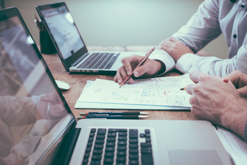 Nuova funzione LinkedIn: arriva la video presentazione