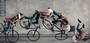 casco per ciclisti con airbag
