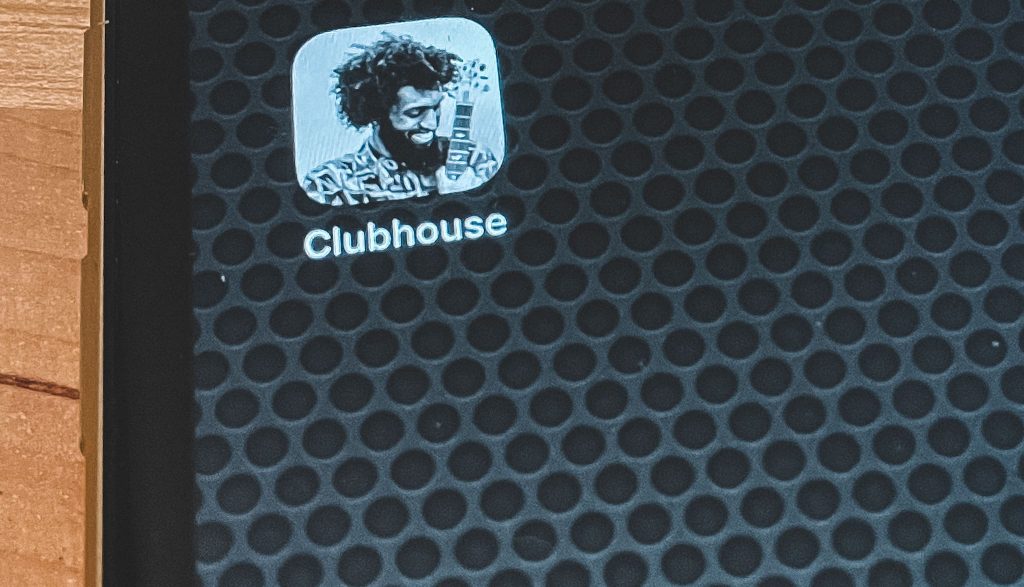 Clubhouse, come funziona il social network dei messaggi vocali