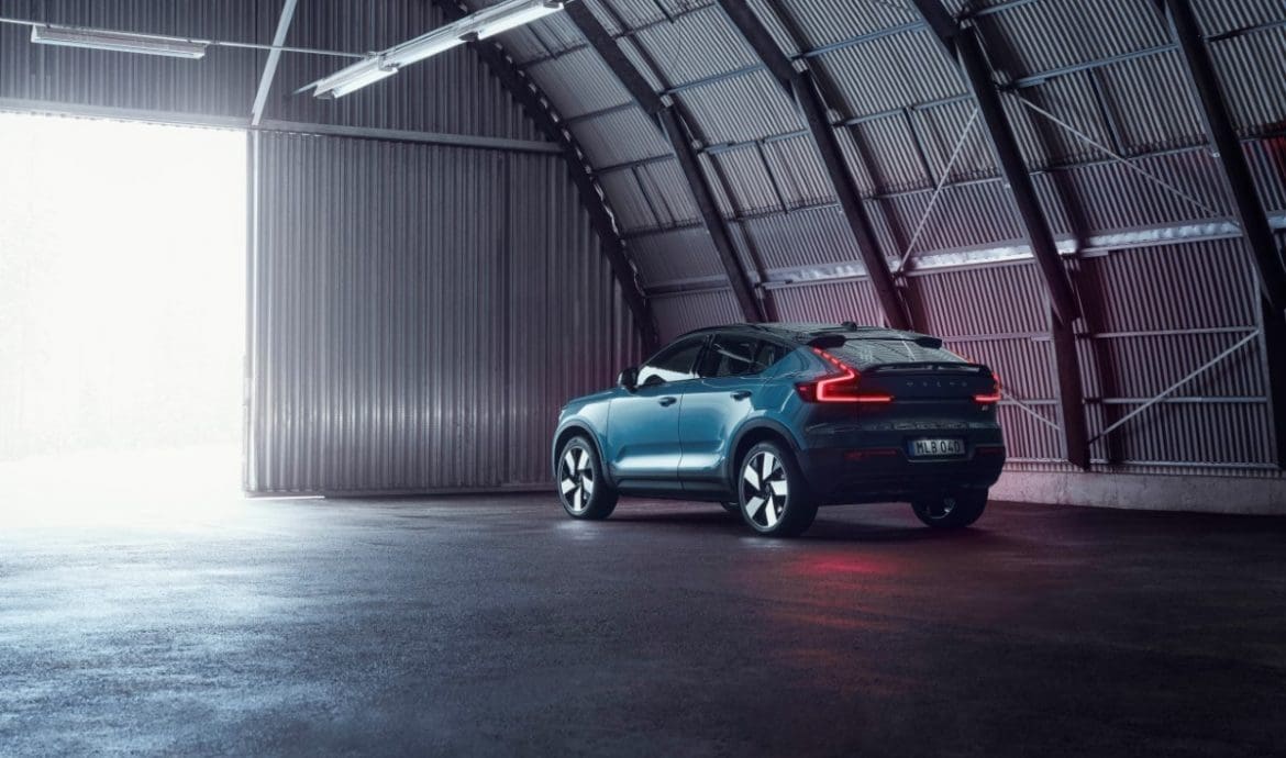 Volvo C40 Recharge profilo posteriore