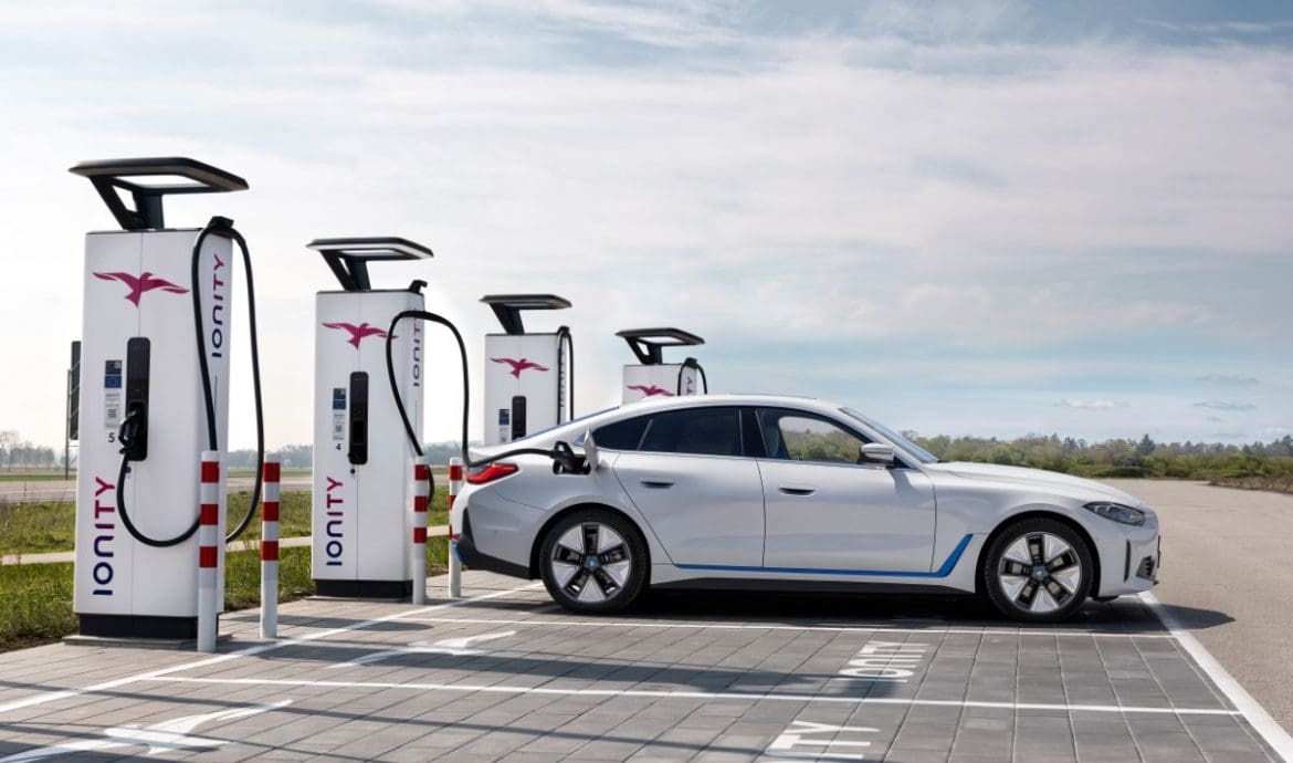 BMW i4 M50 in carica