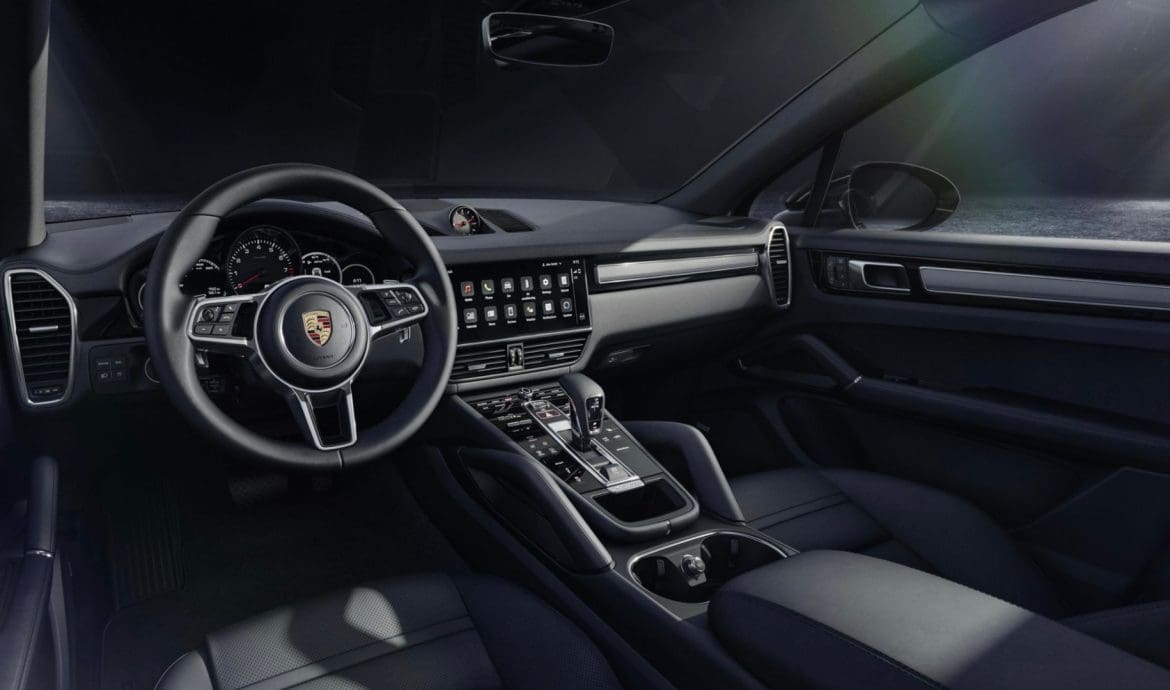 Porsche Cayenne Platinum Edition interni