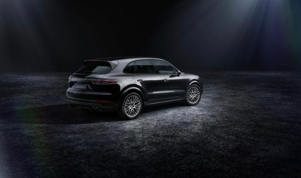 Porsche Cayenne Platinum Edition vista posteriore