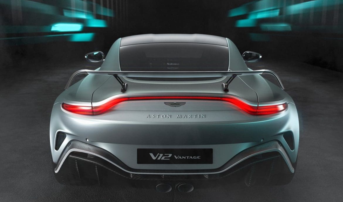 Aston Martin V12 Vantage posteriore