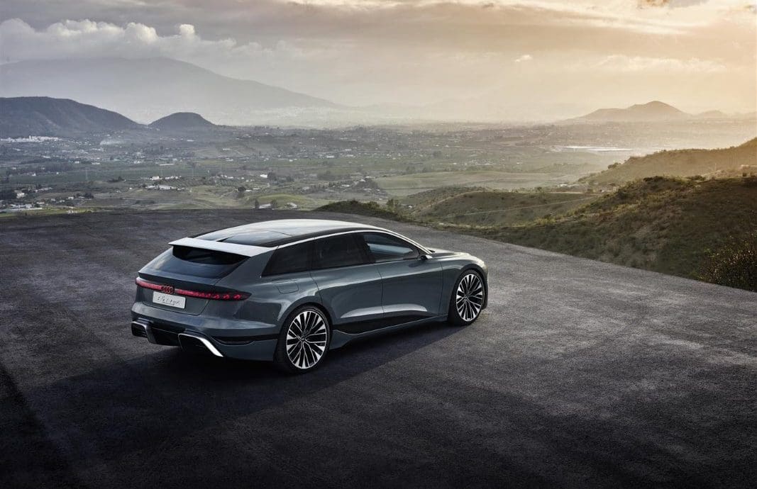 Audi A6 Avant e-tron concept in strada
