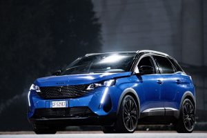 PEUGEOT 3008 HYBRID4