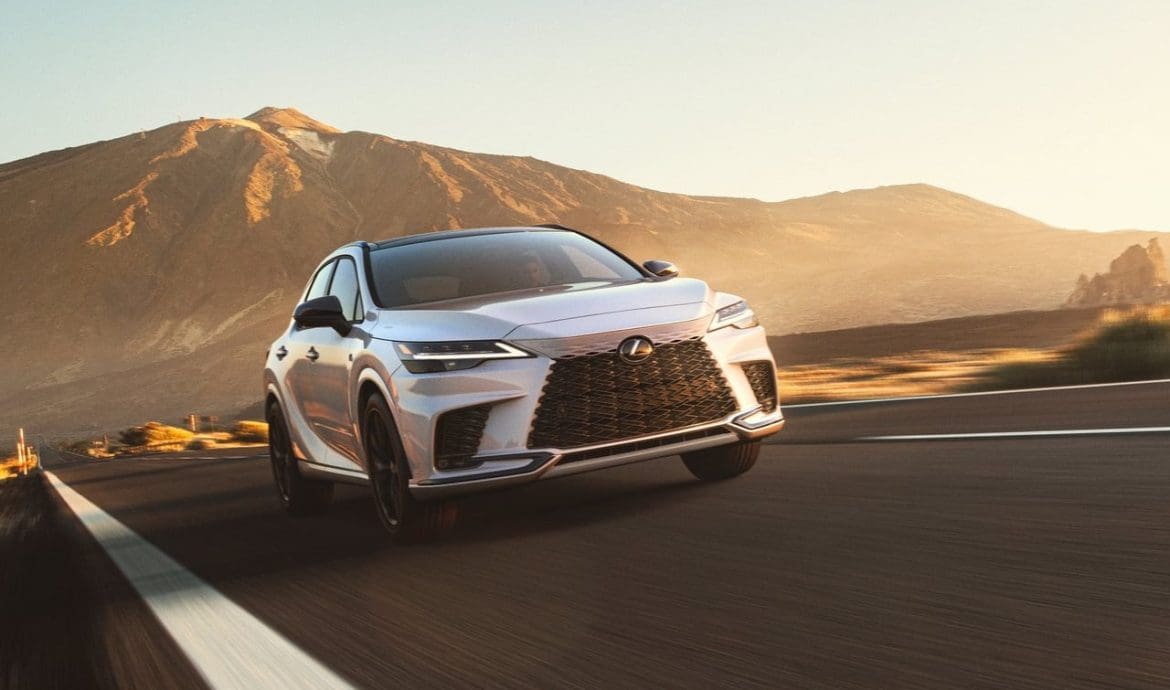 Lexus-RX-2022-sicurezza-assistenza-guida