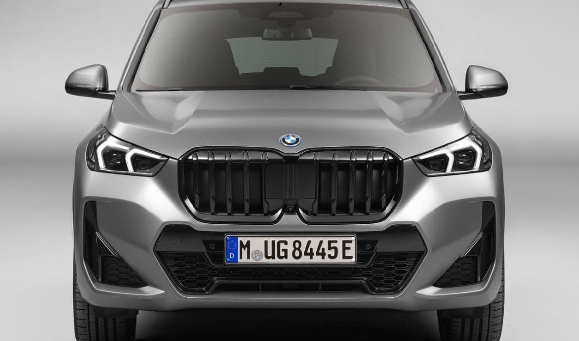 nuova BMW X1 frontale a doppio rene