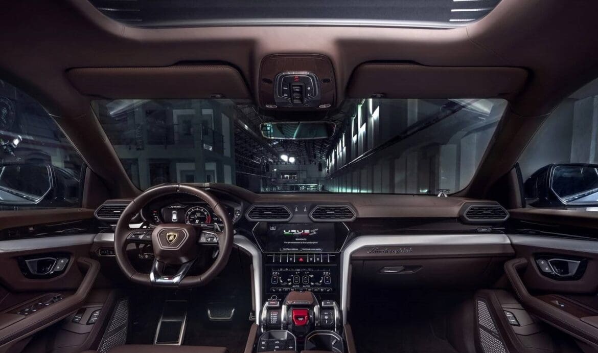Lamborghini Urus S interni