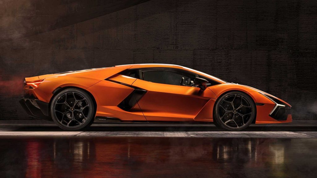 Lamborghini Revuelto