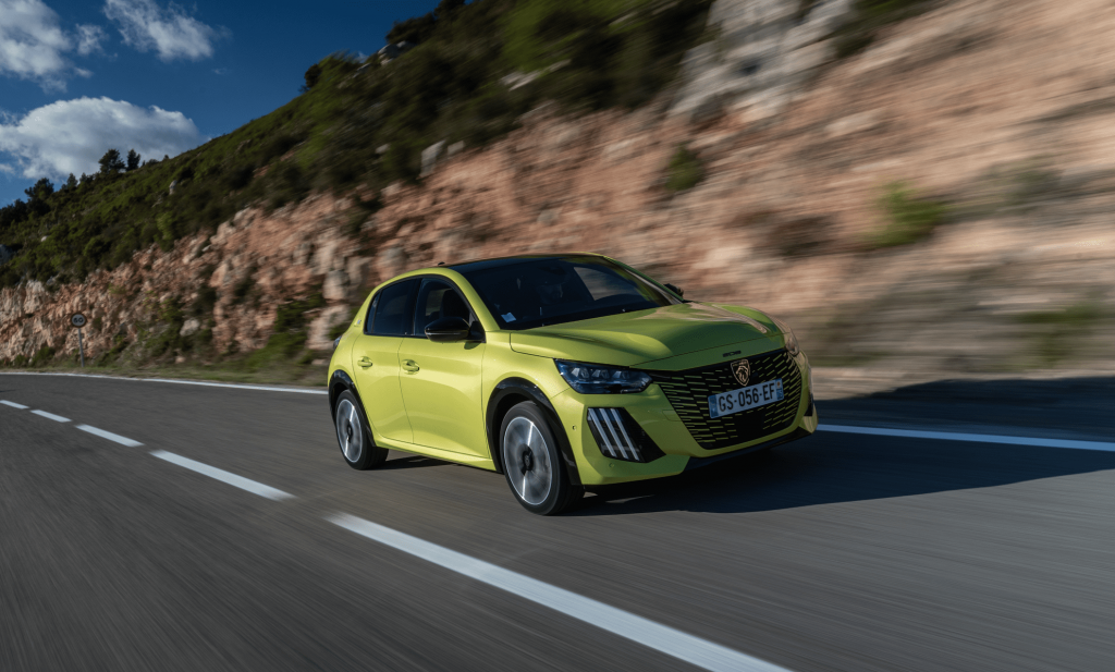 Peugeot E-208: anima young e spirito elettrico