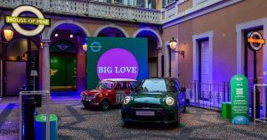 Mini festeggia 65 anni