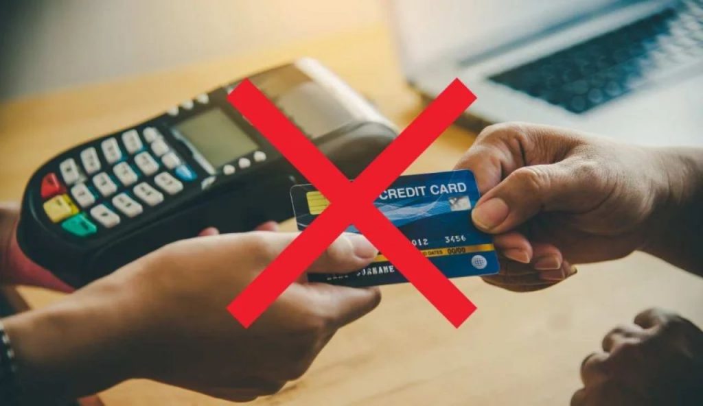 Addio ai pagamenti con carte bancomat