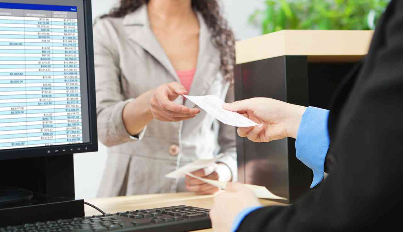 Disastro banca Intesa San Paolo - stylology.it (Fonte foto Canva)