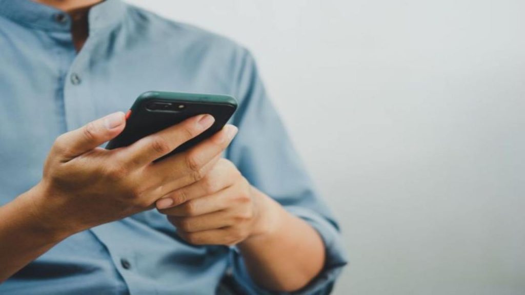 La patente sullo smartphone (Canva)-stylology.it