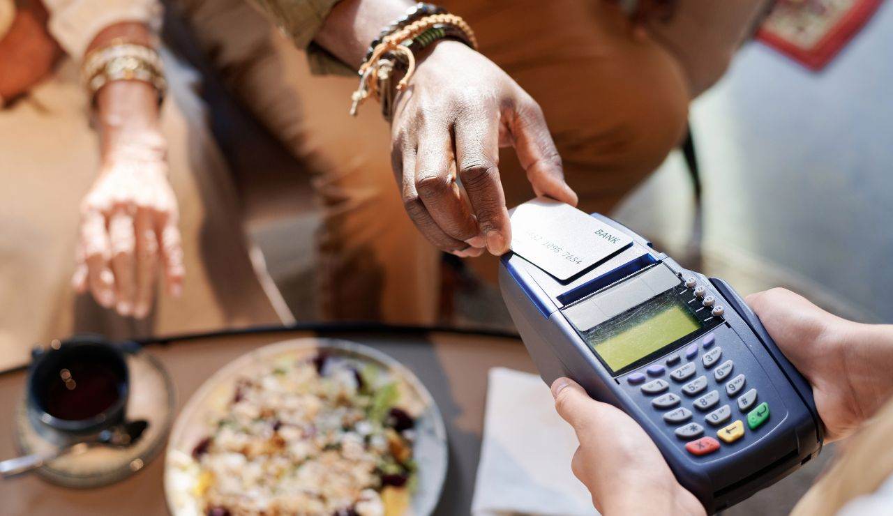 Pranzo costoso sulla costa italiana