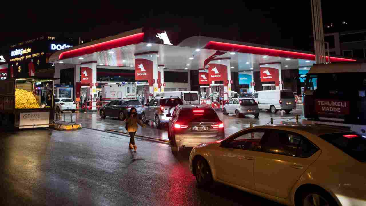 Auto a metano - ansa - STYLOLOGY