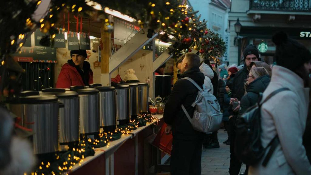 Mercatini di Natale al via | Con largo anticipo ci siamo già: apre il più bello tra luci e sapori; La sorpresa dell’inaugurazione serale