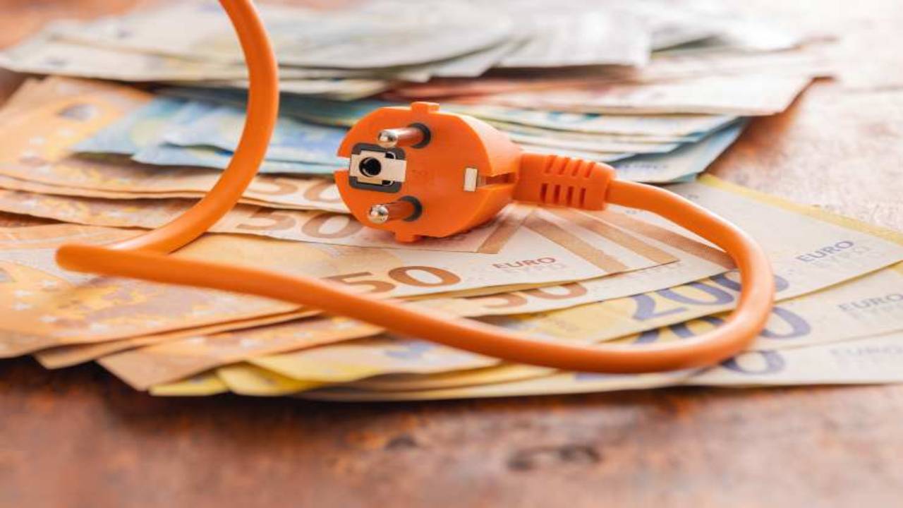Fine del tutelato luce e gas | date vere e cosa succede in bolletta; il passaggio che molti sbagliano
