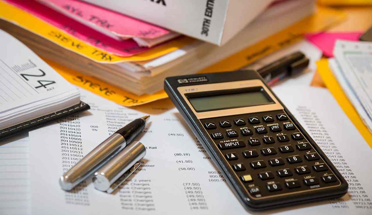 IMU, ultimo mese per fare i conti | C’è la data per il saldo finale, poi scatta la multa: l’avviso che evita la sanzione