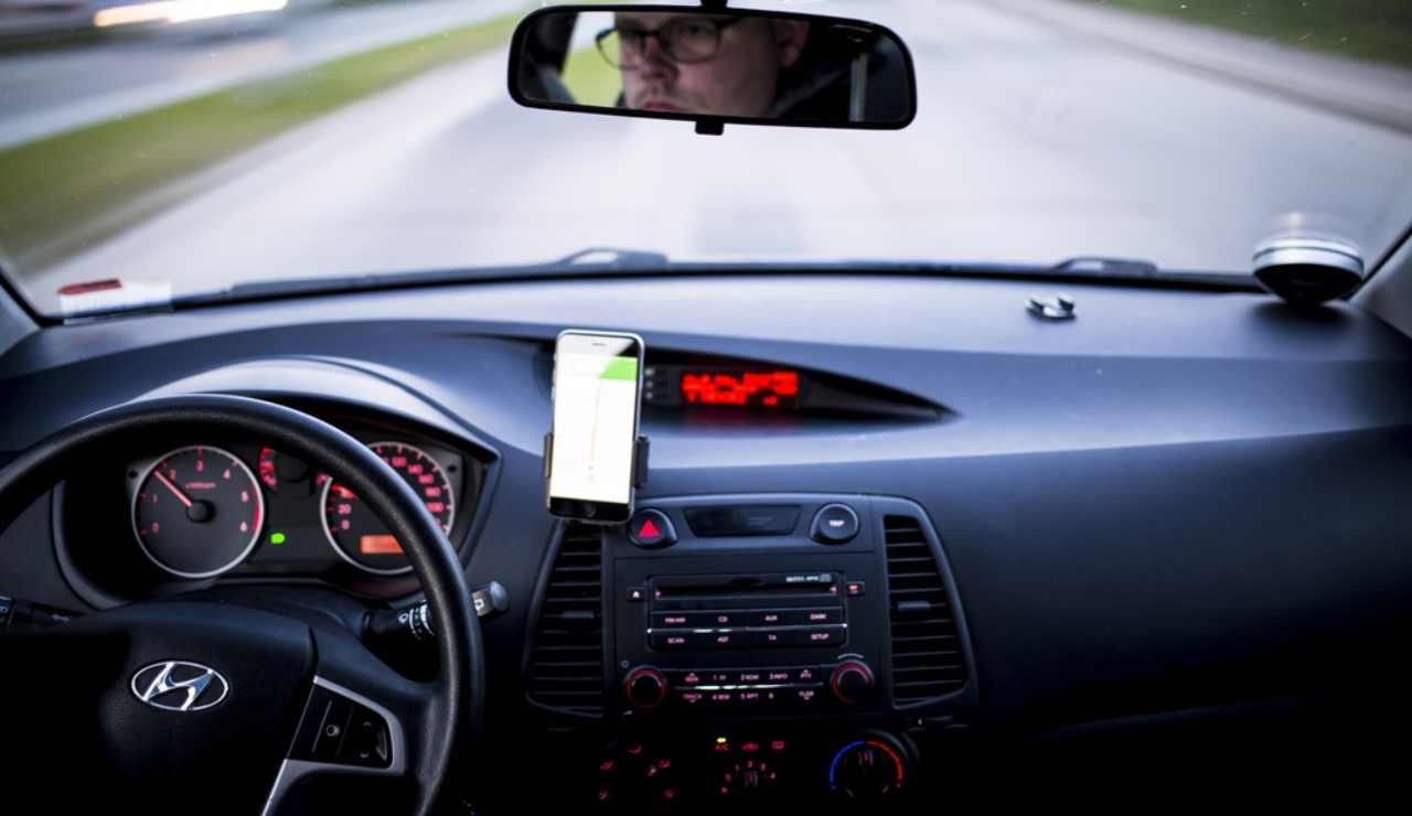 “NON comprare un’auto usata senza questo TRUCCO”: il meccanico avverte, potresti buttare migliaia di euro