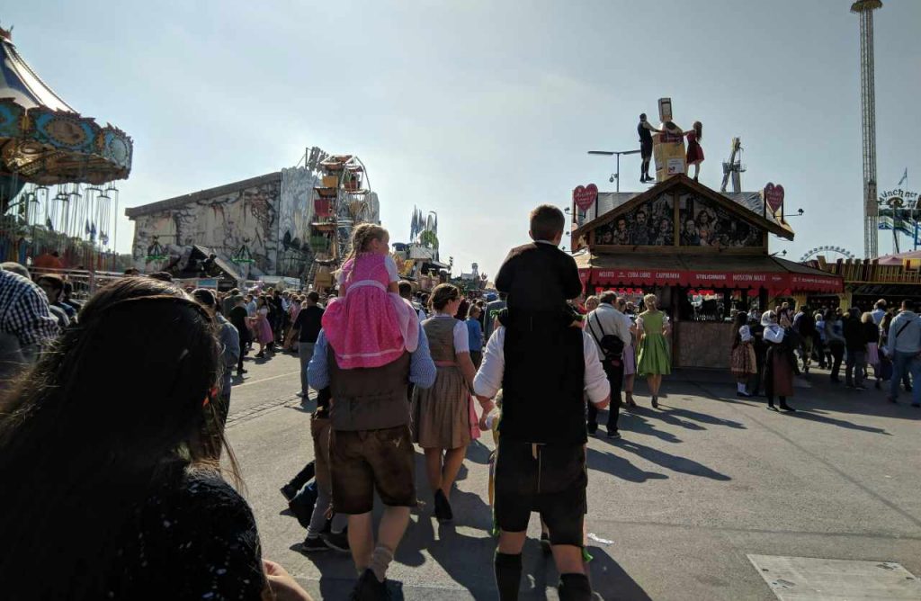 fiera persone