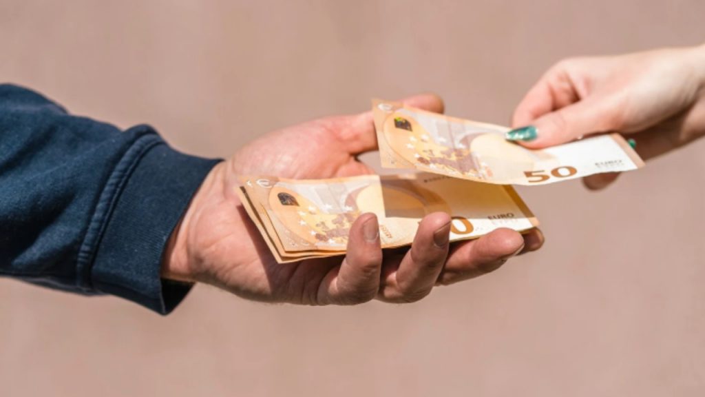 Poste Italiane sarà a pagamento
