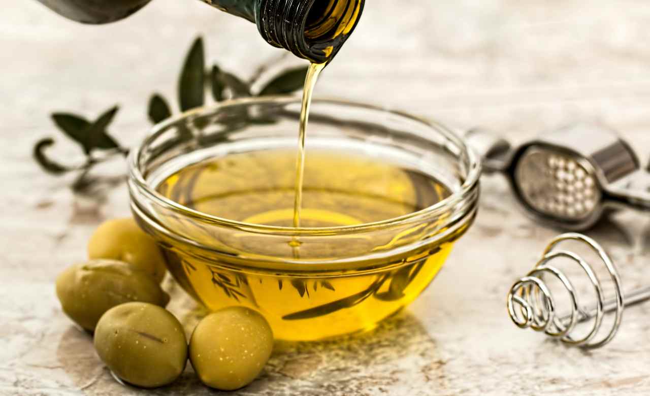 Festa grande per l’olio nuovo | “Frantoi Aperti” dal 18/10 al 16/11: borghi, frantoi e tappe clou a solo un’ora di macchina